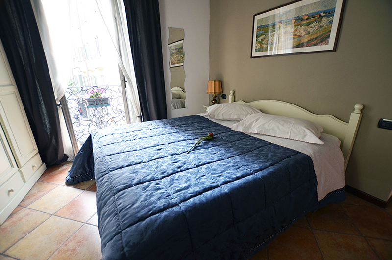 CAMERA 3 (17) CAMERA 3 (17)