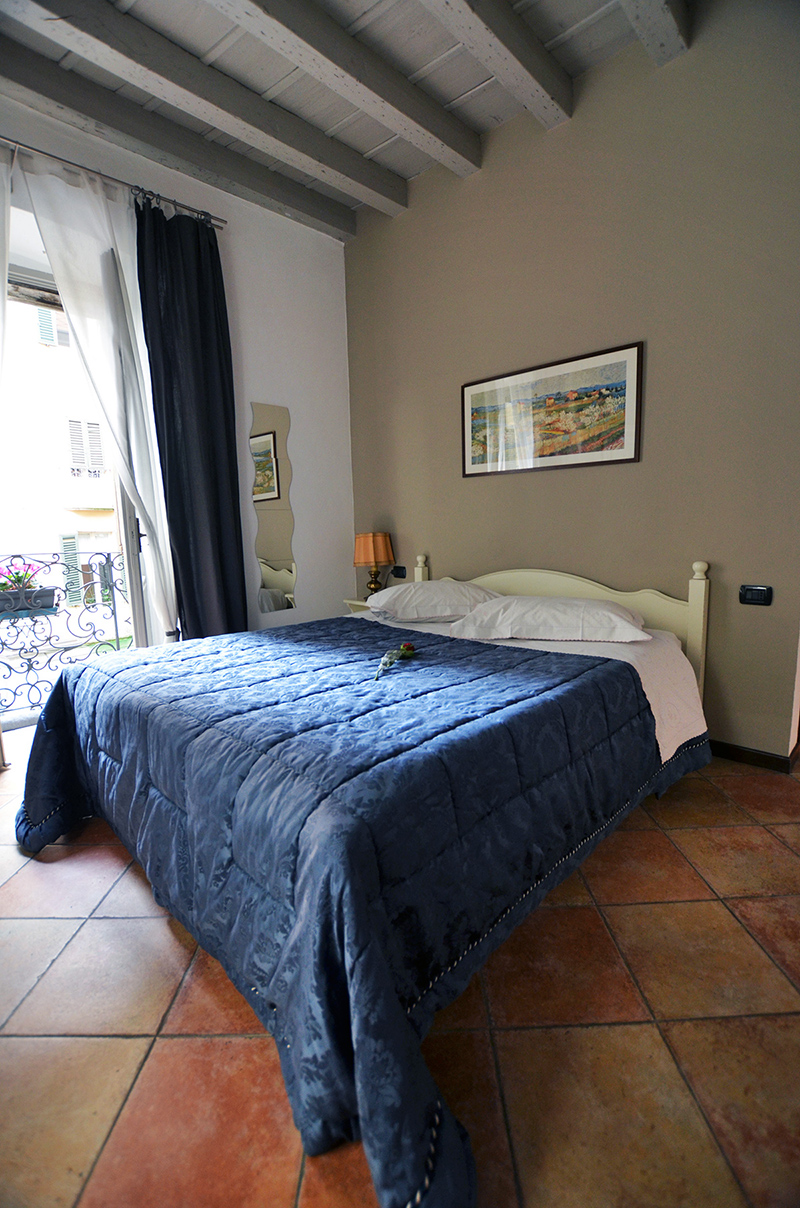 CAMERA 3 (5) CAMERA 3 (5)